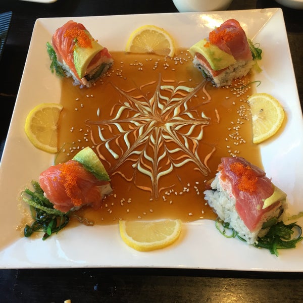 Foto diambil di Yuubi Japanese Restaurant oleh Bkwm J. pada 2/7/2016