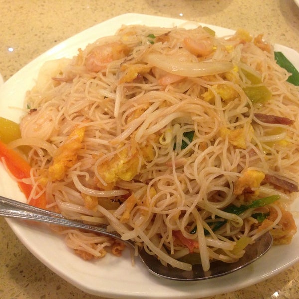Dry fried Amoy style rice noodle: maybe 'cuz I've asked them to skip the MSG, it's a little bland?  😛