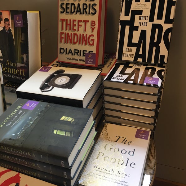 Photo taken at London Review Bookshop by Cheryl T. on 7/15/2017