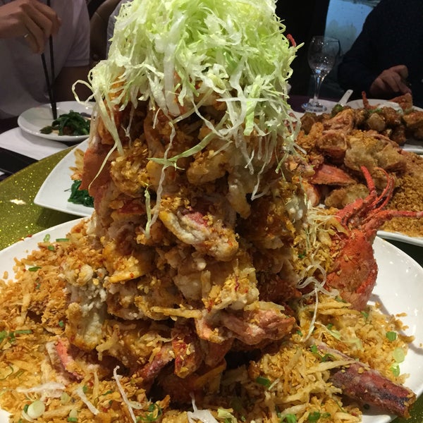 Foto tirada no(a) Fishman Lobster Clubhouse Restaurant 魚樂軒 por Carmen em 9/3/2016