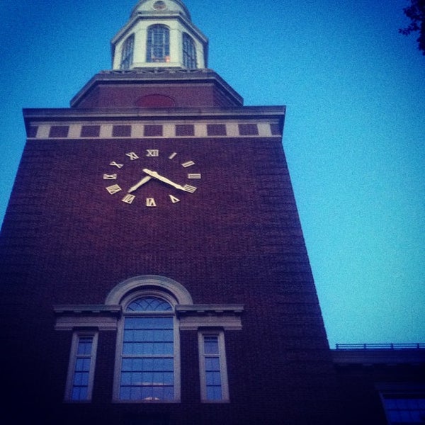 Photo prise au Brooklyn College Library par Fahad le9/21/2012