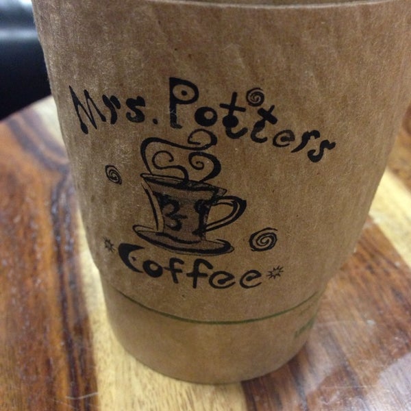 8/27/2014 tarihinde Meg L.ziyaretçi tarafından Mrs. Potter&#39;s Coffee'de çekilen fotoğraf