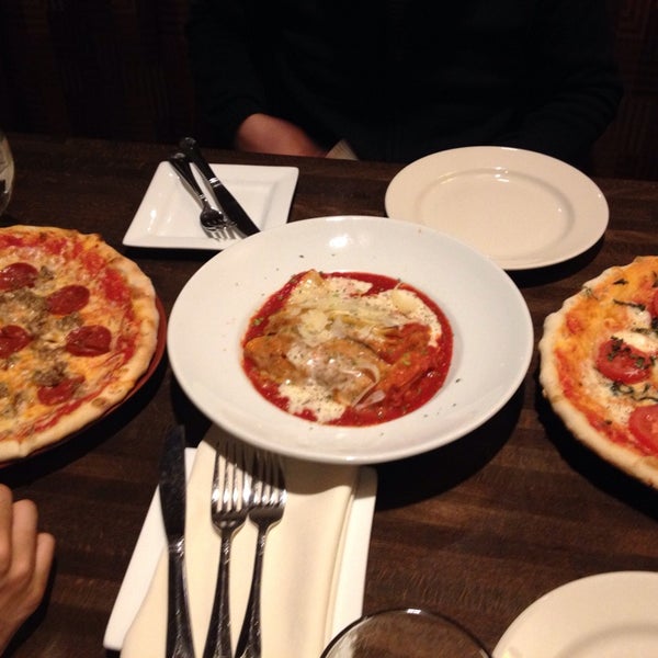 Photo taken at Lombardi&#39;s Italian Restaurant by MAIMAI on 4/10/2014