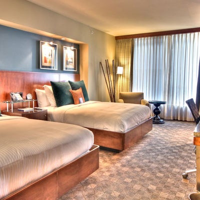 2/28/2014 tarihinde Hotel 1000, LXR Hotels &amp; Resortsziyaretçi tarafından Hotel 1000, LXR Hotels &amp; Resorts'de çekilen fotoğraf