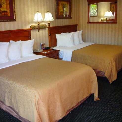 Foto diambil di Quality Inn &amp; Suites Anaheim Resort oleh Quality Inn pada 2/6/2014