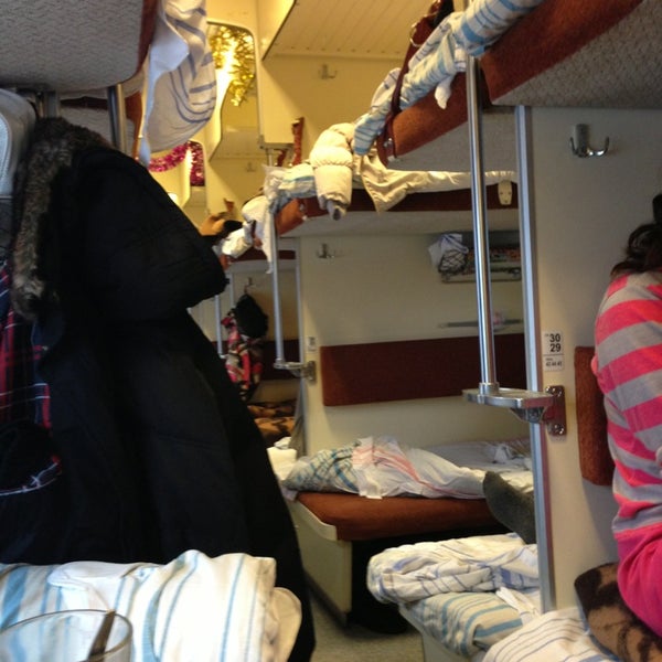 Поезд москва архангельск ржд 233. Поезд 009 архангельск санкт петербург. Поезд 9 архангельск санкт-петербург. Поезд 010 санкт-петербург архангельск. Поезд 009 архангельск санкт петербург.