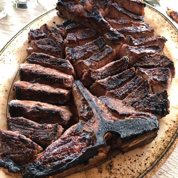 Снимок сделан в Peter Luger Steak House пользователем Charmaine D. 11/9/2019