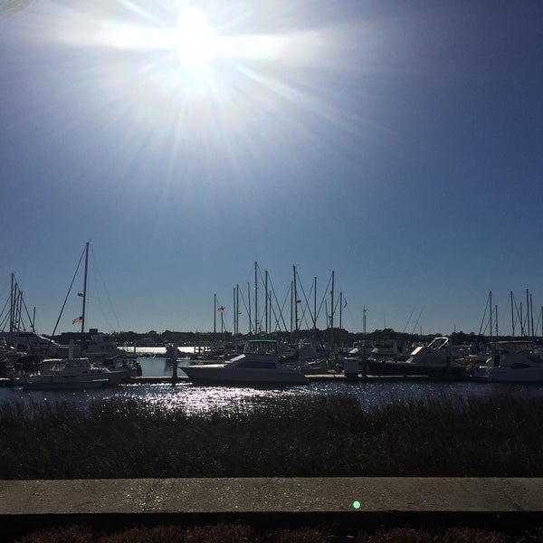 Photo taken at Courtyard Charleston Waterfront by Charmaine D. on 1/29/2016