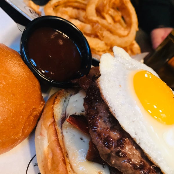 Foto scattata a Black Iron Burger da Atilla C. il 11/15/2019