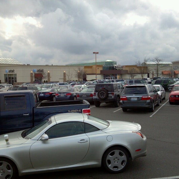 2/1/2014 tarihinde Beth N.ziyaretçi tarafından Everett Mall'de çekilen fotoğraf