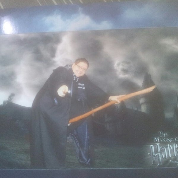 Photo taken at Broomstick Green Screen Experience by Daniel W. on 12/19/2013