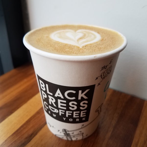 รูปภาพถ่ายที่ Black Press Coffee โดย Amanda S. เมื่อ 2/12/2019