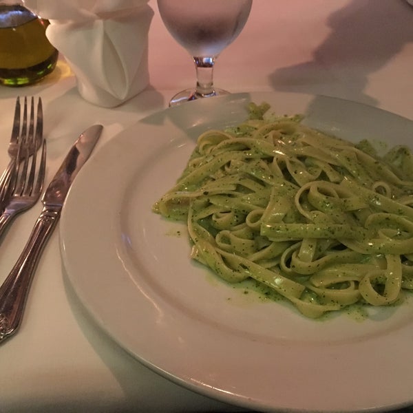 Very good pasta, loved the pesto one! service was amazing. It's super fast
