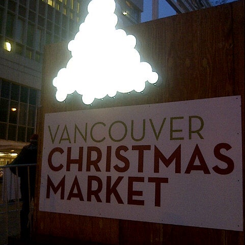 Foto tirada no(a) Vancouver Christmas Market por Rhoda H. em 12/2/2012