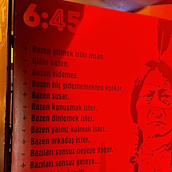 รูปภาพถ่ายที่ 6:45 Kaybedenler Kulübü โดย Doğuş Ö. เมื่อ 7/8/2023