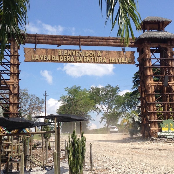 รูปภาพถ่ายที่ Parque Tematico. Hacienda Napoles โดย LuisFer เมื่อ 12/12/2015