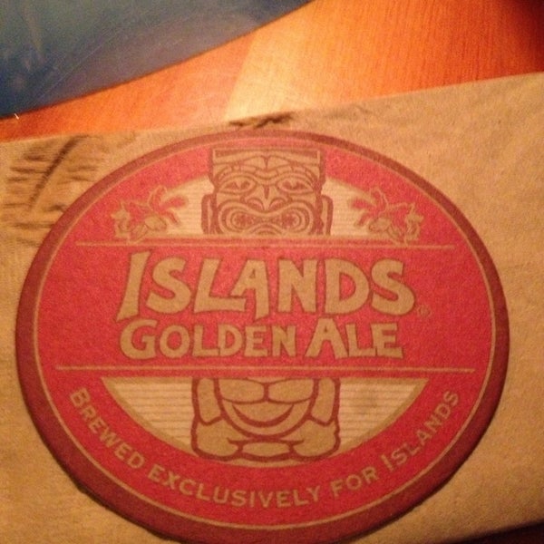 Foto tirada no(a) Islands Restaurant por Michelle R. em 7/2/2013