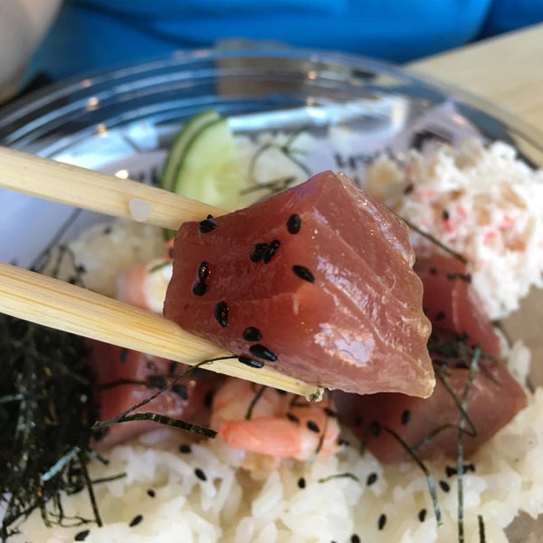 Pomacanthus navarchus. J fish. Центропиг африканский. Рыба ангел императорский ювенильный. Центропиг королевский.