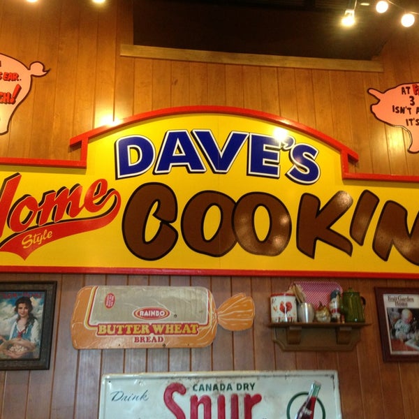 Photo taken at Famous Dave&#39;s by BigMFg on 6/30/2013