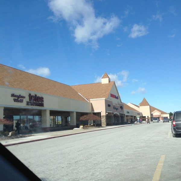 Birch Run Premium Outlets - Outlet Mall