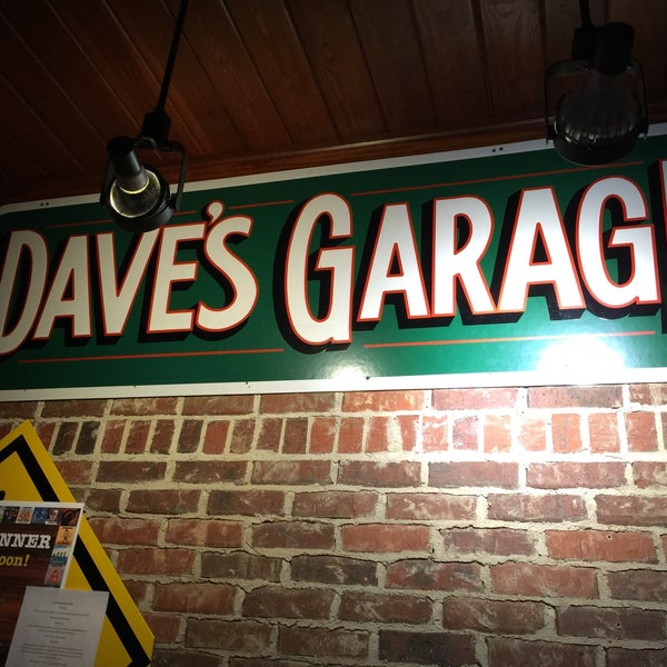Photo taken at Famous Dave&#39;s by BigMFg on 1/28/2015