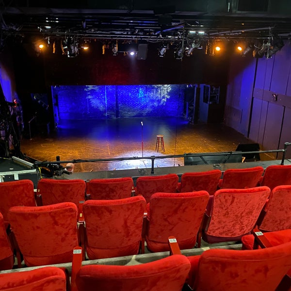 Foto diambil di Lucille Lortel Theatre oleh Ralph pada 11/20/2021