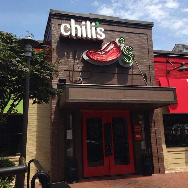 Photo taken at Chili&#39;s Grill &amp; Bar by Liam D. on 7/31/2014