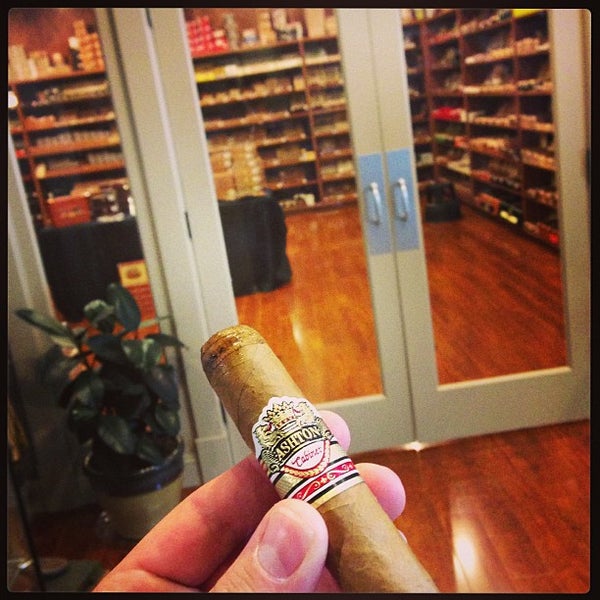 Photo taken at Humidour Cigar Shoppe by Alejandro R. on 6/14/2013