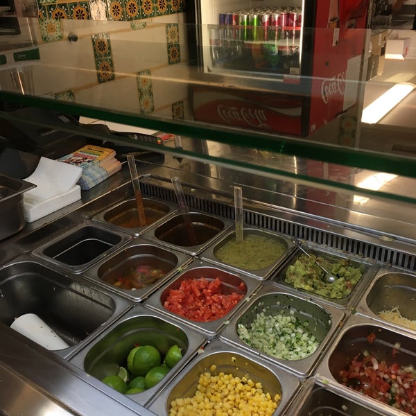 1/6/2018 tarihinde Marcel B.ziyaretçi tarafından Burrito Loco'de çekilen fotoğraf