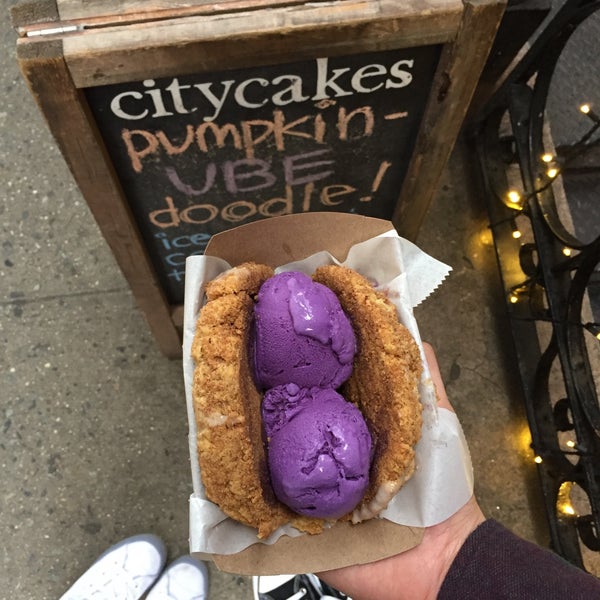 9/8/2018에 Eliza님이 City Cakes에서 찍은 사진