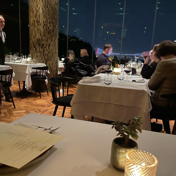 Foto diambil di Topaz Restaurant oleh Abdullah pada 11/5/2022