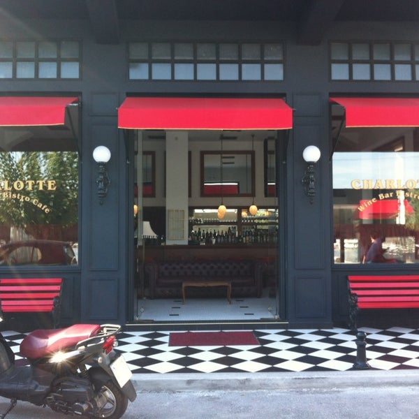 Charlotte Wine Bar in Πειραιάς