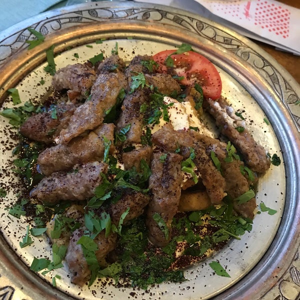 Das Foto wurde bei Tiritcizade Restoran Konya Mutfağı von Gülpembe T. am 7/8/2020 aufgenommen