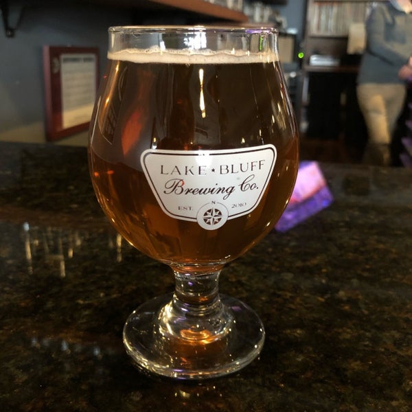 Снимок сделан в Lake Bluff Brewing Company пользователем Amber-Rai L. 3/21/2019