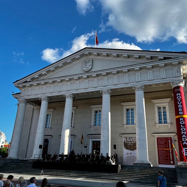 Foto diambil di Rotušės aikštė  | Town Hall Square oleh Norbertas M. pada 6/23/2022