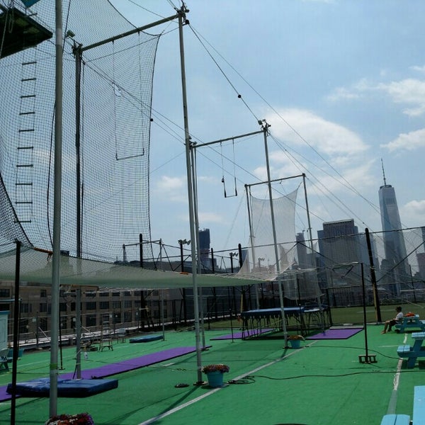 Foto tirada no(a) Trapeze School New York por Taurin T. em 7/26/2015