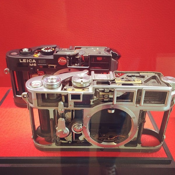 2/22/2014 tarihinde Matt M.ziyaretçi tarafından Leica Store and Gallery Los Angeles'de çekilen fotoğraf