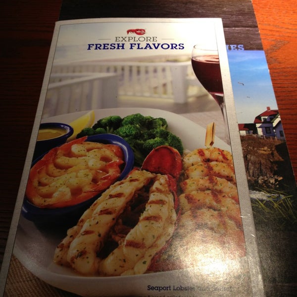 Photo taken at Red Lobster by Letz Delgado on 2/10/2013