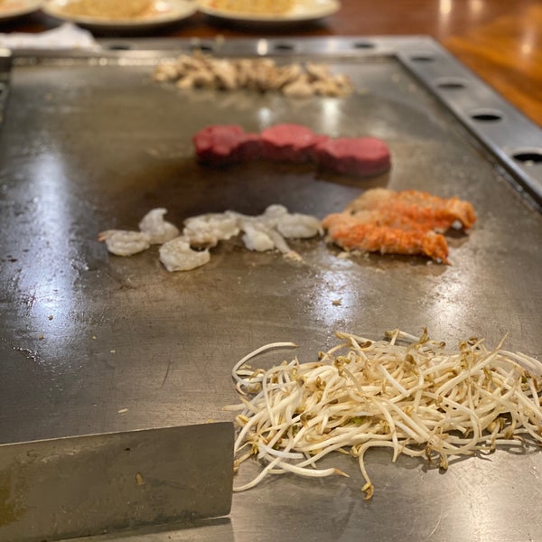 Foto diambil di Sakura Japanese Steak, Seafood House &amp; Sushi Bar oleh Abdullah A. pada 9/16/2020