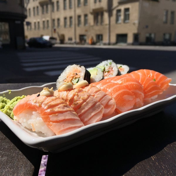 6/15/2016에 Mariama B.님이 Sushi&#39;n&#39;Roll에서 찍은 사진