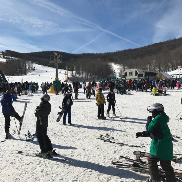 Das Foto wurde bei Whitetail Ski Resort von A am 2/4/2017 aufgenommen