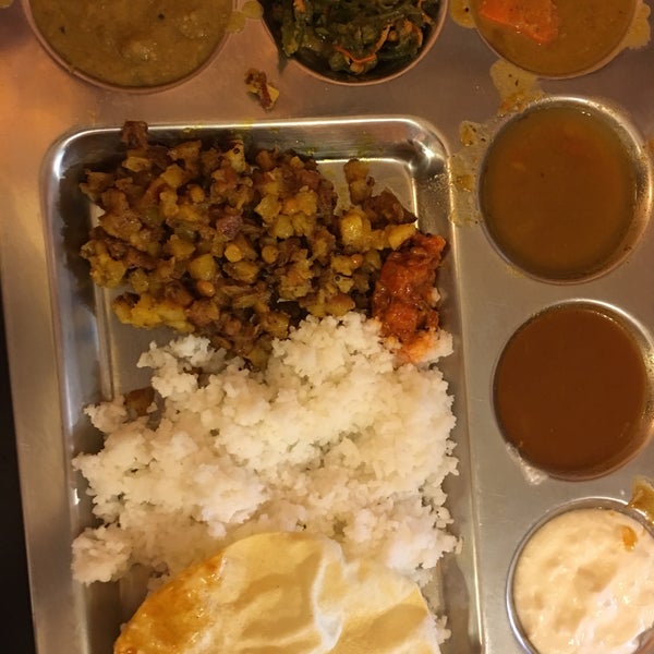 Снимок сделан в kamakshi&#39;s Kitchen пользователем Janani I. 10/18/2017