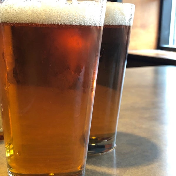 Foto tomada en The Herkimer Pub &amp; Brewery  por Jake R. el 9/8/2019