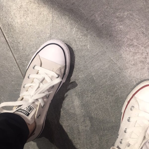 converse yas mall