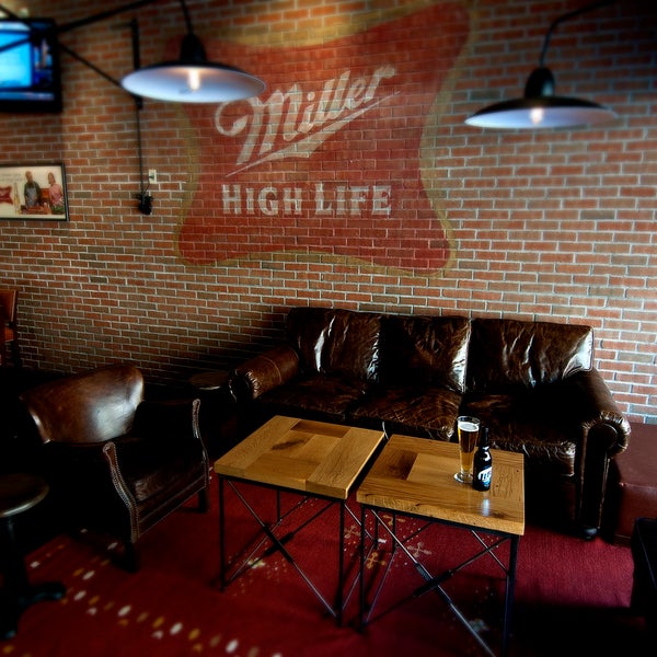 รูปภาพถ่ายที่ Miller Time Pub &amp; Grill โดย Miller Time Pub &amp; Grill เมื่อ 12/17/2013