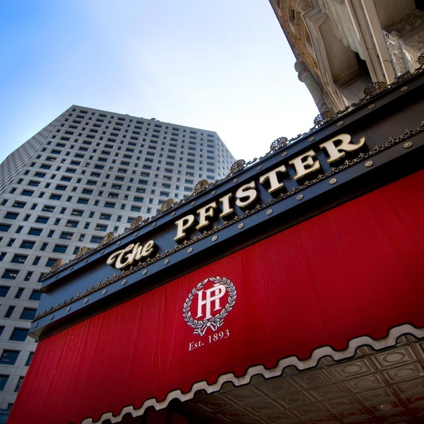 Das Foto wurde bei The Pfister Hotel von The Pfister Hotel am 7/16/2013 aufgenommen