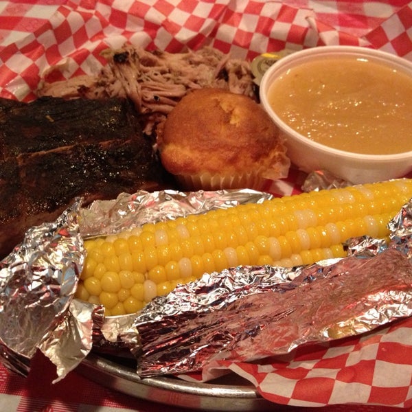 I didn't like the margarita & ribs, but the pull pork & corn were awesome!!!