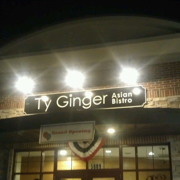 Foto diambil di Ty Ginger Asian Bistro oleh Vida pada 8/10/2013