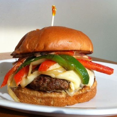 Photo prise au Jack&#39;s Prime Burgers &amp; Shakes par Jack&#39;s Prime Burgers &amp; Shakes le9/18/2014
