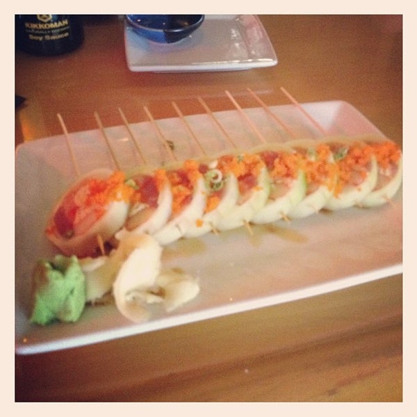 Снимок сделан в Sushi Brokers пользователем Becca @GritsGal 9/19/2012
